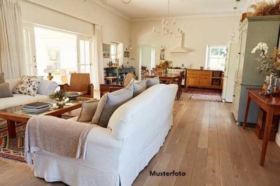 Gemütliche 1-Zimmer-Altbauwohnung mit Balkon