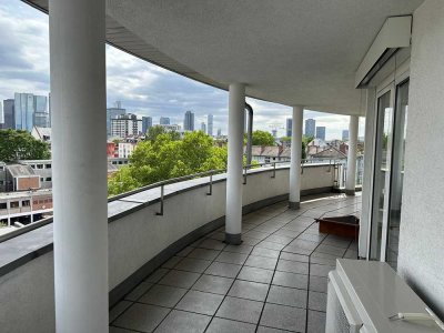 Stilvolles Luxus-Penthouse mit Skylineblick und Panorama-Terrasse – fußläufig zur Alten Oper