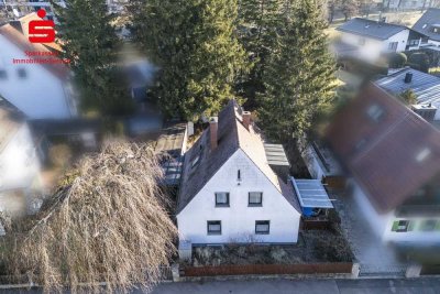 Freistehendes Einfamilienhaus zum Renovieren oder als attraktives Baugrundstück