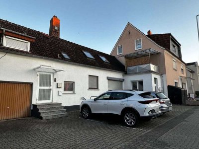 Attraktives Mehrfamilienhaus mit 4 Wohneinheiten + Gewerbeeinheit! Vollständig vermietet!