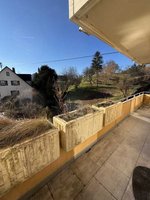 Renovierte 3-Zi.-Whg. mit Balkon & TG-Stellplatz in ruhiger Lage von Nürtingen-Oberensingen