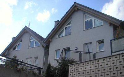 4-Zimmer Dachwohnung für Lebhaber von schönem Holz