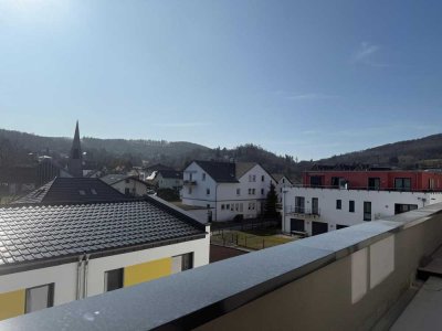 *EXKLUSIVES 2,5 ZIMMER-PENTHOUSE  *AUFZUG  *TIEFGARAGE * BARRIEREFREI *ERSTBEZUG