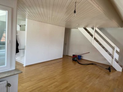 Moderne 2-Zimmer-Maisonettewohnung mit Loggia, EBK, TG-Stellplatz & Hausmeisterservice