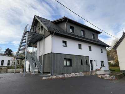 Erstbezug nach Sanierung mit Balkon: attraktive 3-Zimmer-Wohnung in Brilon-Rösenbeck