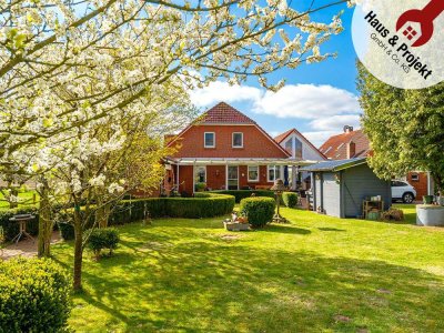 Zweifamilienhaus in Alleinlage mit wunderschönem Garten