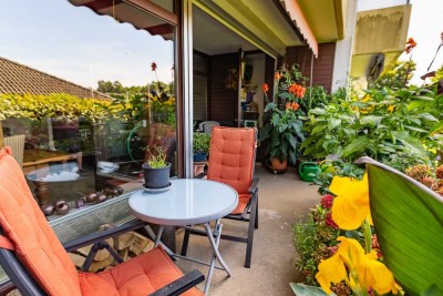 Geschmackvolle, gepflegte 3-Raum-EG-Wohnung mit geh. Innenausstattung mit Balkon und EBK