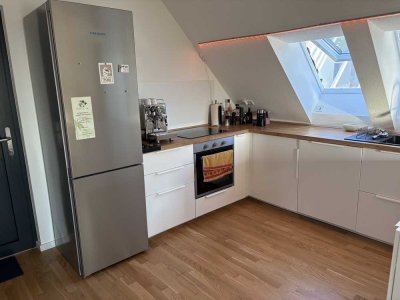 Geschmackvolle, neuwertige 3-Raum-DG-Wohnung mit Balkon in Offenburg
