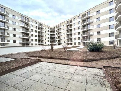 1-Zimmer-Apartment mit Einbauküche, Terrasse und modernem Duschbad