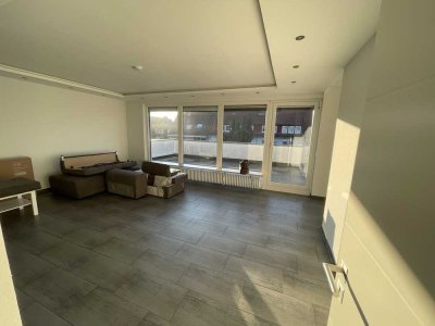 Ansprechende und neuwertige 3-Zimmer-Dachgeschosswohnung mit geh. Innenausstattung mit EBK in Bremen