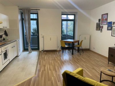 Helle 2 Zimmer, teilmöblierte Wohnung zu vermieten