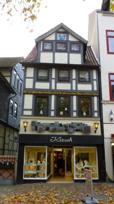 Wohn- und Geschäftshaus mit Garage