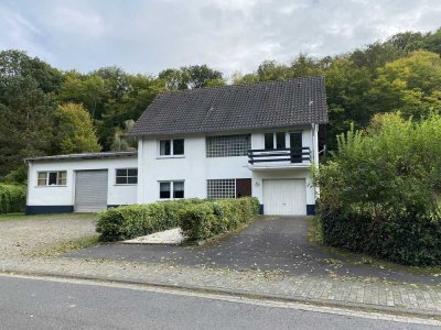 Repräsentatives Wohn- und Geschäftshaus im idyllischen Vinxtbachtal -  Nähe Bad-Breisig