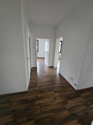 Helle 4-Zimmer-Wohnung mit großer Wohnküche