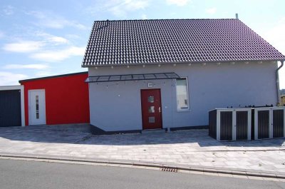 Neuwertiges Einfamilienhaus in Oberdachstetten