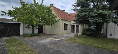 Platz für Ihre Wohnträume - Doppelhaushälfte mit großem Garten, Garage & Ausbaupotenzial