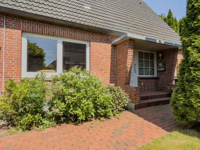 Ruhiges Einfamilienhaus mit großer Garage und Garten in Sörup