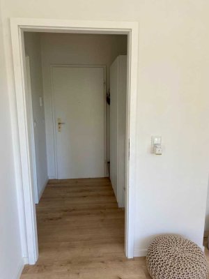 Moderne, helle 2-Zimmer-Wohnung in exklusiver Lage am Rathausmarkt mit Balkon und EBK in Waldbronn