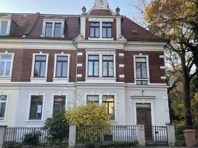 Klassische 3-Raum-Whg. mit Balkon, großem Garten & Kachelofen