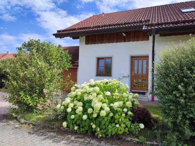 Wohnung in Doppelhaushälfte, 2 Zimmer, 60 m2, Terrasse, Einbauküche, Buch bei Kirchseeon