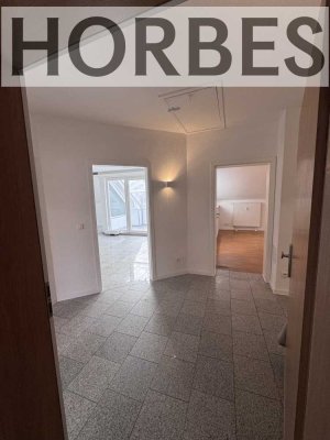 *Neu renovierte* 100 qm 2-Zimmer Wohnung mit Loggia