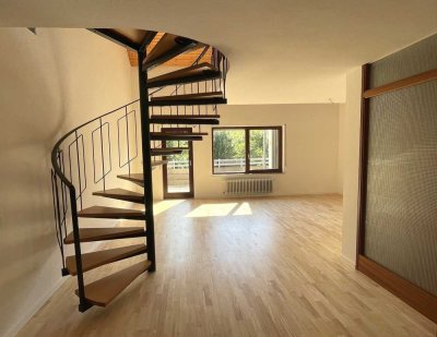 Große DG-Wohnung mit Galerie und schöner Aussicht