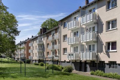 Ab sofort frei! gut geschnittene  2-Zimmer-Wohnung mit Balkon  in Mönchengladbach Schmölderpark