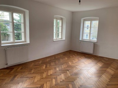 Charmante Wohnung mit Altbaucharme in Villenlage
