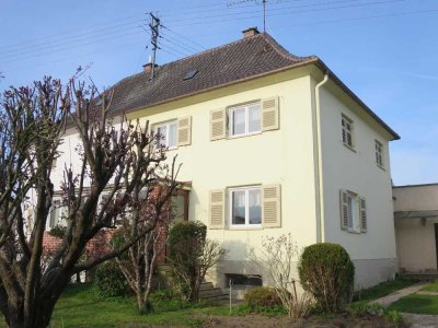 Diese DHH benötigt eine liebevolle Sanierung: ca. 760 m² Grund in Neusäß-Steppach