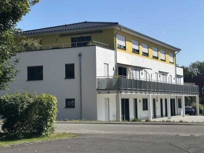 Elegante 3-Raum-Penthouse-Wohnung mit gehobener Innenausstattung, moderne EBK, Aufzug