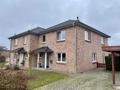 Doppelhaushälfte als Stadtvilla in Adendorf - KfW 70 - ab 1. Mai 2026