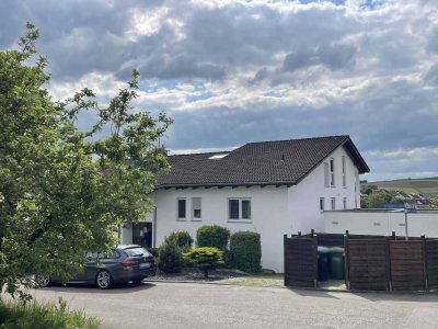**NEUER PREIS** Frisch renoviertes 1-Zimmer-Apartment mit Weitblick in Eberdingen