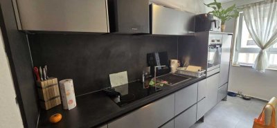 Exklusive helle 3-Zimmer-Wohnung nach Komplettsanierung
