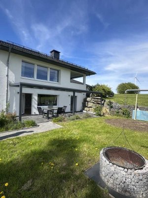Moderne 3-Zimmer-Wohnung mit großem Garten & Südterrasse in ruhiger Lage