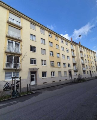 Frisch sanierte 1-Zimmer-Wohnung mit Tageslichtbad