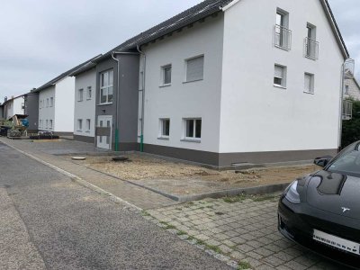 Exklusive, neuwertige 4-Zimmer-Wohnung mit Balkon in Zolling