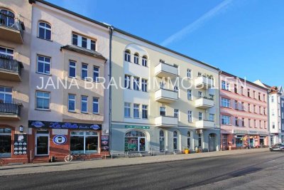 schöne 3 Zimmer-Wohnung mit Einbauküche und Balkon am S-Bahnhof