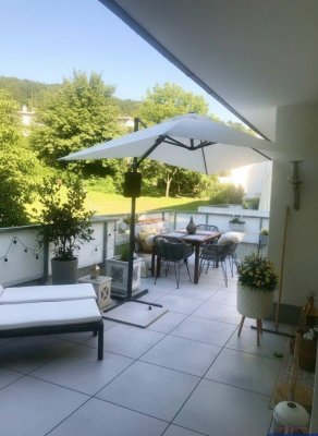 Familientraum im Grünen: Gartenwohnung mit Wellness &amp; Sportbereich (Hallenbad, Sauna, Turnsaal)