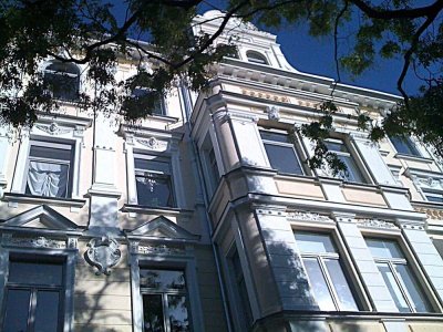 Schöne und ruhige Altbauwohnung mit Aufzug und Kaminofen nahe Lister Platz...