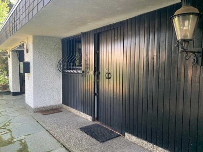 Geräumiges,  6,5-Raum-Einfamilienhaus incl. Einliegerwohnung, auf großzügigem Grundstück in Hungen