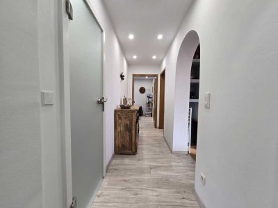 Großzügige Maisonette-Wohnung mit Doppelgarage