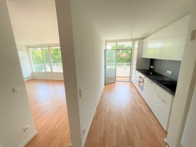 Neuwertig, zentrale Lage, sonniger Süd-Balkon mit EBK, perfekter Schnitt, prov.-frei