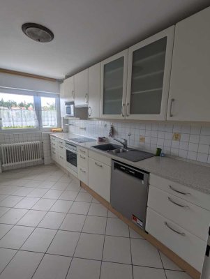 Exklusive, gepflegte 4-Raum-Wohnung mit Balkon und Einbauküche in Stuttgart