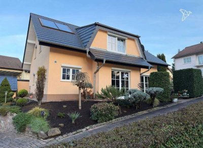 GEMÜTLICHKEIT PUR � Freistehendes Haus mit Kamin, Teich & Terrasse in Bammental!