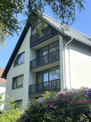 Erstvermietung einer hochwertig kernsanierten Wohnung mit Balkon im Villenviertel Hamburg-Marienthal