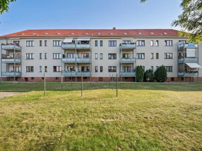 Baudenkmal: Mehrfamilienhaus - 15 Wohnungen, PKW-Stellplätze auf großzügigem Grundstück in Magdeburg