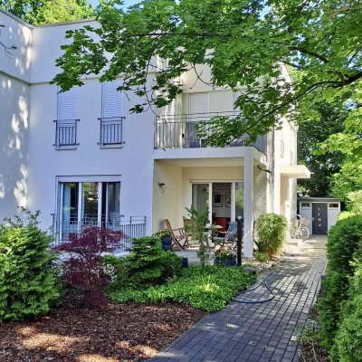 Familienfreundliche DHH Schlachtensee in top-Zustand, auch energetisch !