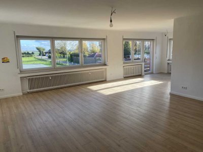 Modern renovierte 3-Zimmer-Wohnung mit Balkon und Blick ins Grüne in Niederzier