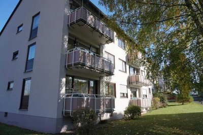 Wohnung mit Balkon, Ortsrandlage