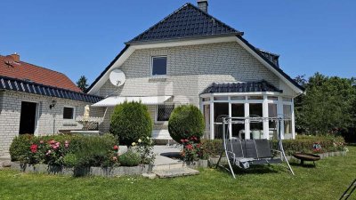 FAMILIENIDYLLE MIT KOMFORT IN FELDRANDLAGE